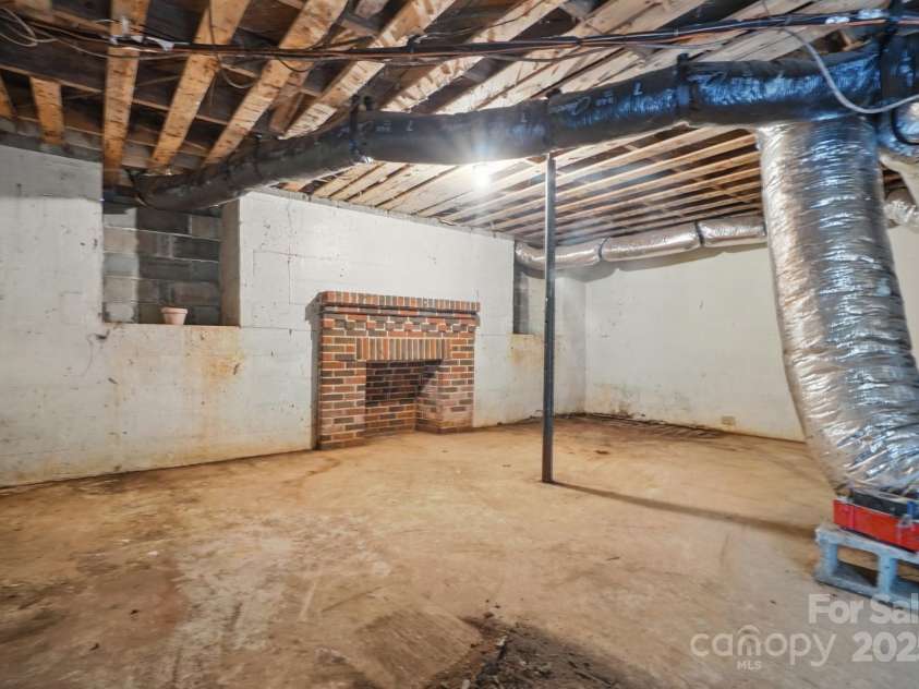 410 17th Street, Kannapolis, NC 28083.  MLS# CAR4250552, YatesRealty ID 9540. 