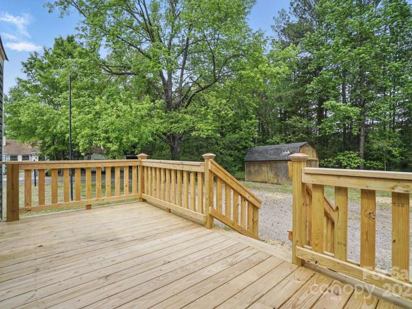 410 17th Street, Kannapolis, NC 28083.  MLS# CAR4250552, YatesRealty ID 9540. 