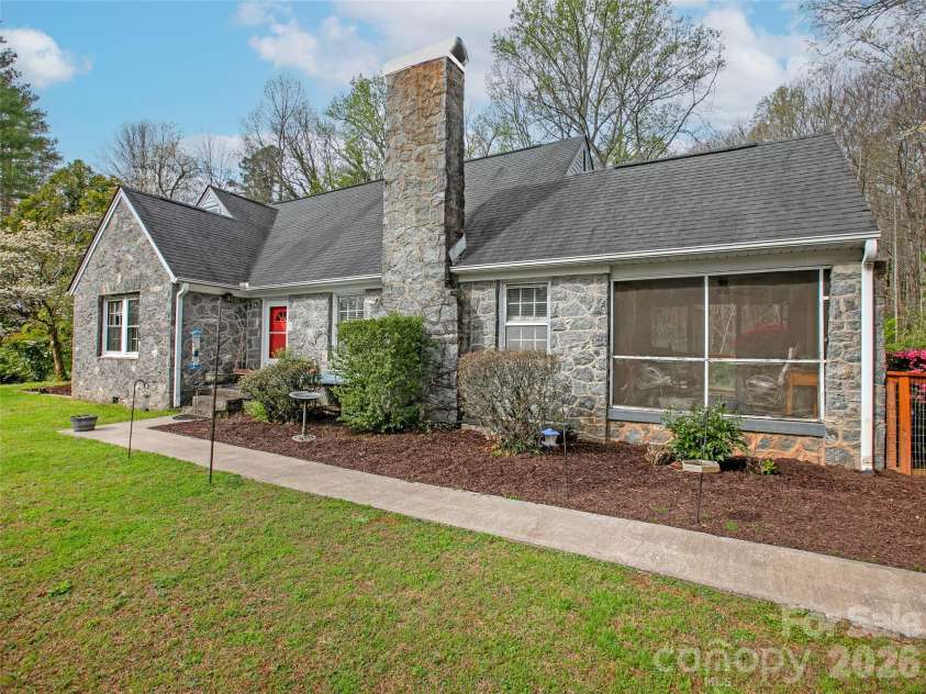514 Cherryfield Loop, Brevard, NC 28712.  MLS# CAR4364548, YatesRealty ID 9540. 