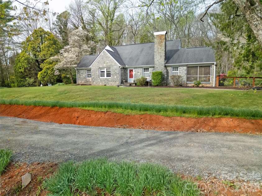 514 Cherryfield Loop, Brevard, NC 28712.  MLS# CAR4364548, YatesRealty ID 9540. 