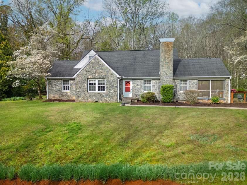 514 Cherryfield Loop, Brevard, NC 28712.  MLS# CAR4364548, YatesRealty ID 9540. 