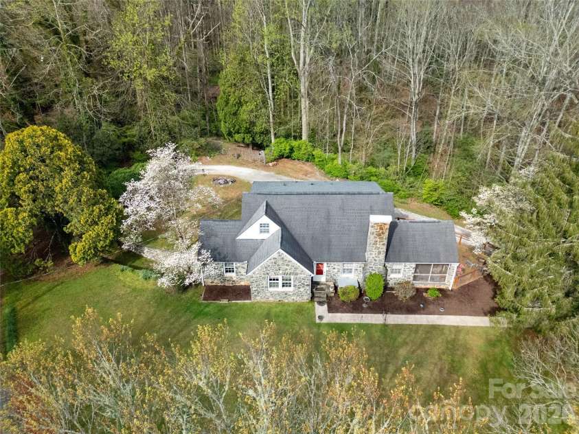 514 Cherryfield Loop, Brevard, NC 28712.  MLS# CAR4364548, YatesRealty ID 9540. 