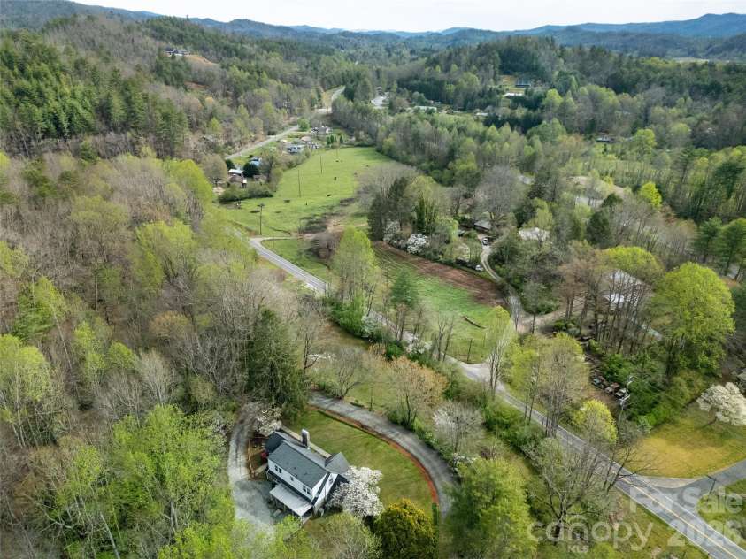 514 Cherryfield Loop, Brevard, NC 28712.  MLS# CAR4364548, YatesRealty ID 9540. 
