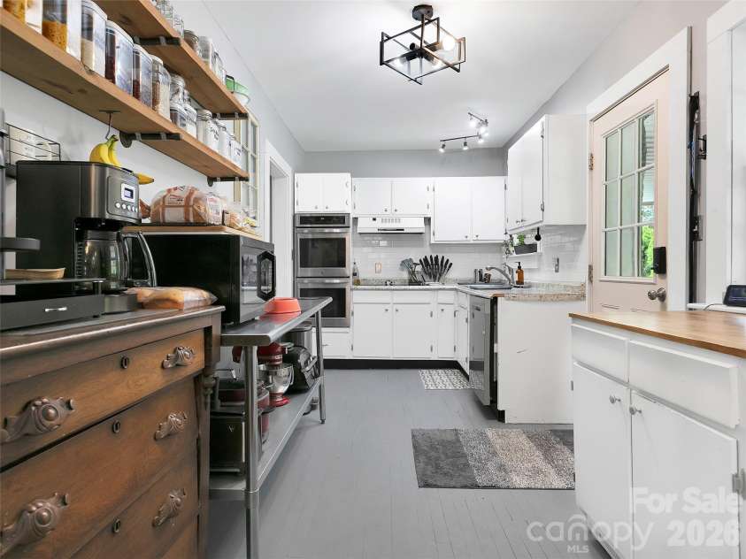 514 Cherryfield Loop, Brevard, NC 28712.  MLS# CAR4364548, YatesRealty ID 9540. 