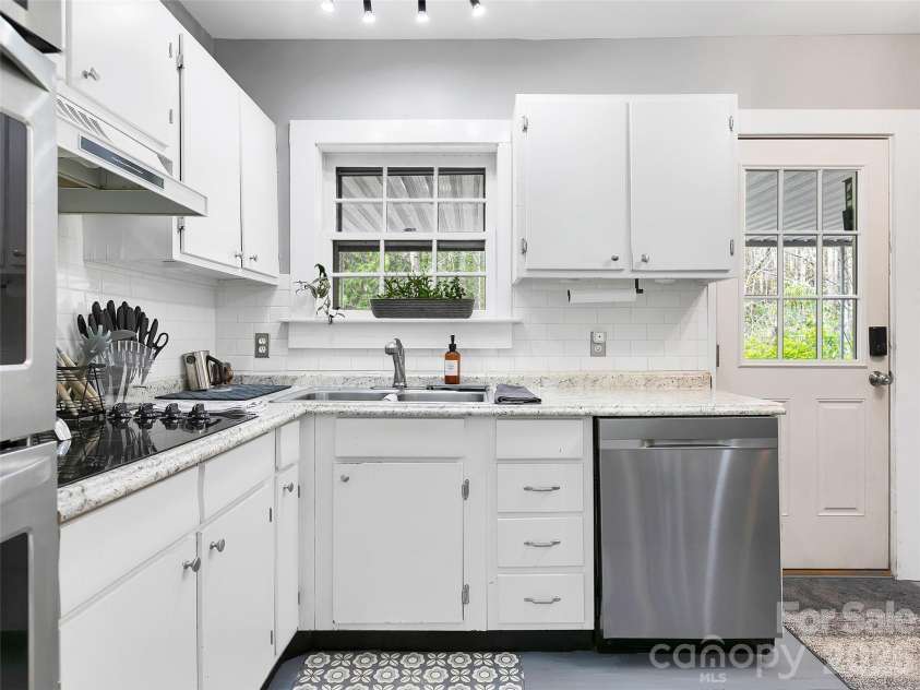 514 Cherryfield Loop, Brevard, NC 28712.  MLS# CAR4364548, YatesRealty ID 9540. 
