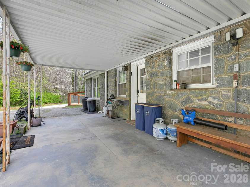 514 Cherryfield Loop, Brevard, NC 28712.  MLS# CAR4364548, YatesRealty ID 9540. 