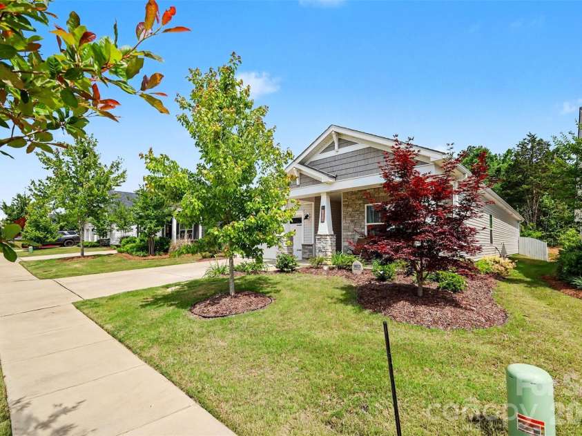 9113 Myrna Drive, Gastonia, NC 28056.  MLS# CAR4356869, YatesRealty ID 9541. 