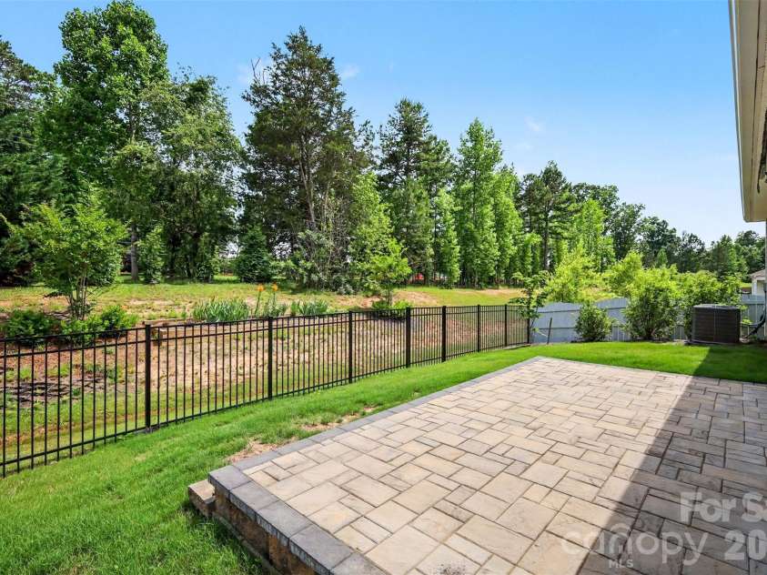 9113 Myrna Drive, Gastonia, NC 28056.  MLS# CAR4356869, YatesRealty ID 9541. 