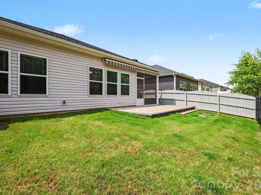 9113 Myrna Drive, Gastonia, NC 28056.  MLS# CAR4356869, YatesRealty ID 9541. 