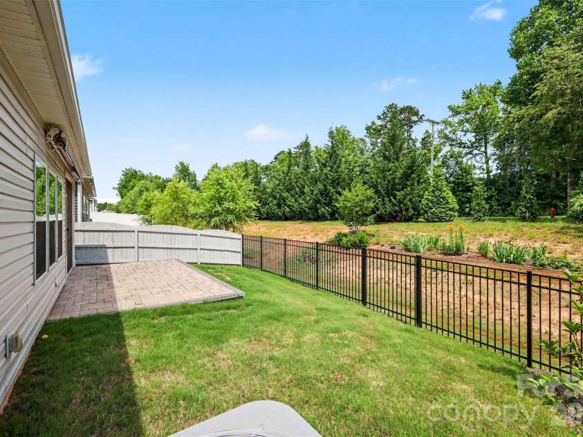 9113 Myrna Drive, Gastonia, NC 28056.  MLS# CAR4356869, YatesRealty ID 9541. 