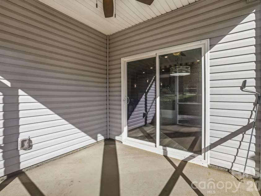 9113 Myrna Drive, Gastonia, NC 28056.  MLS# CAR4414690, YatesRealty ID 9541. 