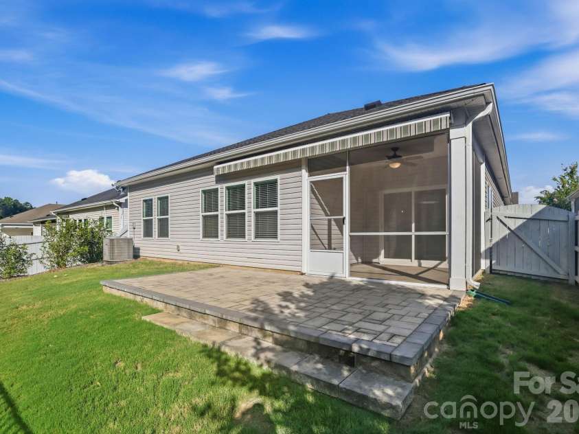 9113 Myrna Drive, Gastonia, NC 28056.  MLS# CAR4414690, YatesRealty ID 9541. 