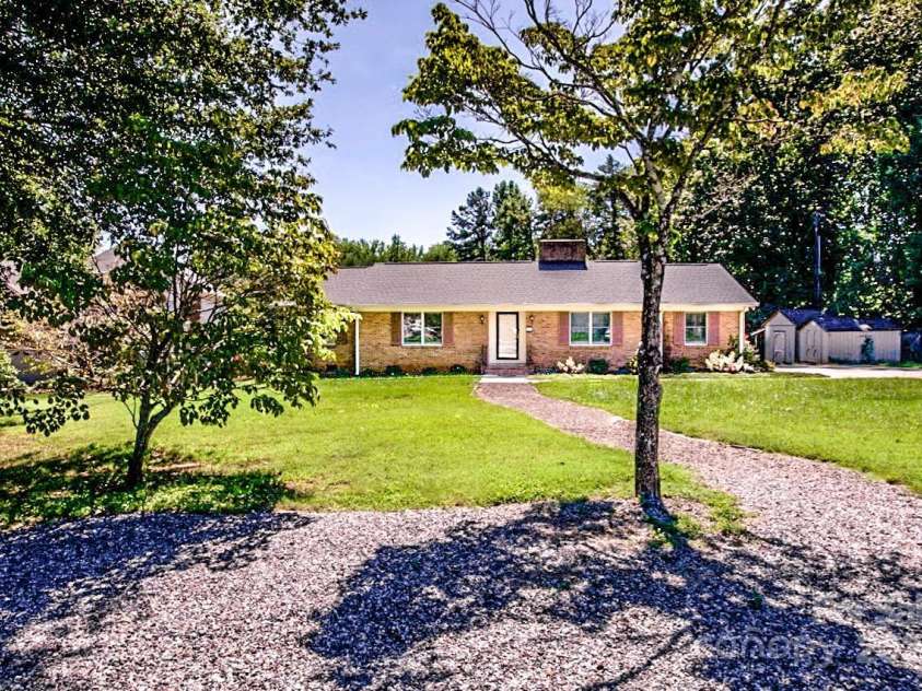 209 Woodstream Circle, Mooresville, NC 28117.  MLS# CAR4251232, YatesRealty ID 9542. 