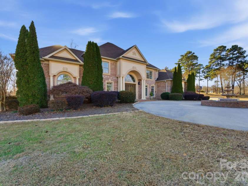 450 Beaver Creek Road, Lexington, NC 27295.  MLS# CAR4338563, YatesRealty ID 9542. 