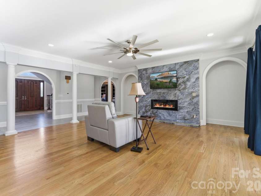 450 Beaver Creek Road, Lexington, NC 27295.  MLS# CAR4338563, YatesRealty ID 9542. 