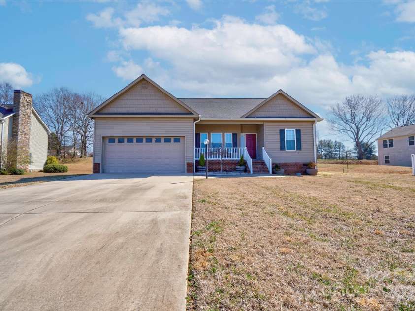 1529 Alex Drive, Shelby, NC 28152.  MLS# CAR4226488, YatesRealty ID 9543. 