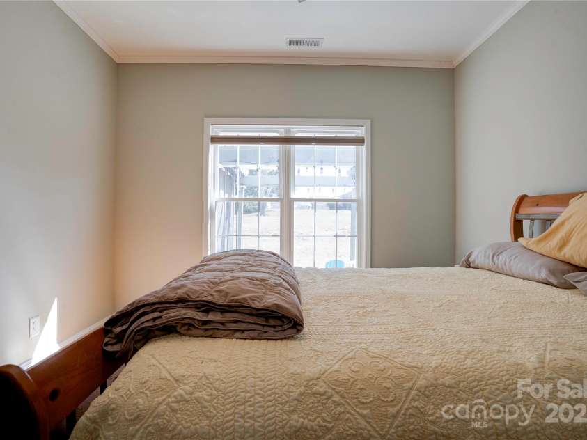 1529 Alex Drive, Shelby, NC 28152.  MLS# CAR4226488, YatesRealty ID 9543. 