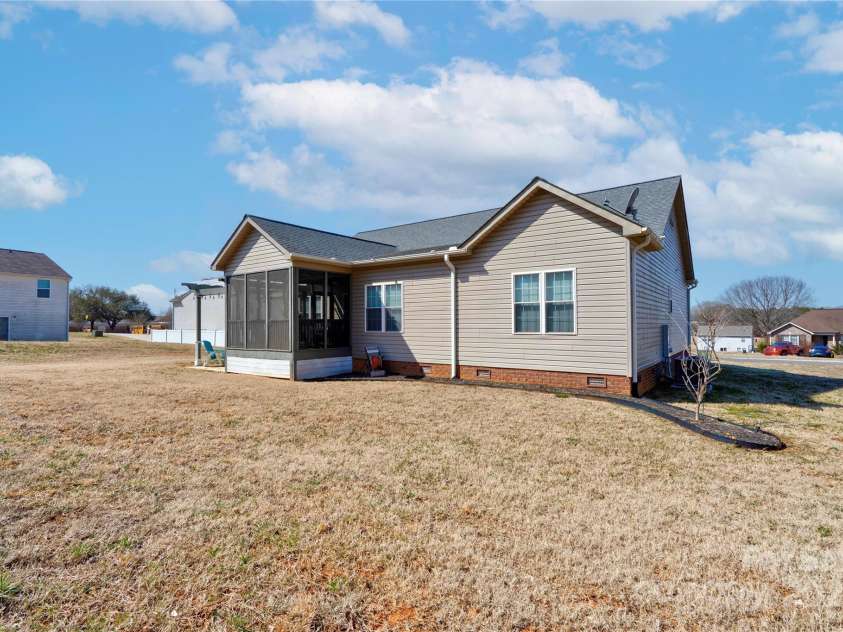 1529 Alex Drive, Shelby, NC 28152.  MLS# CAR4226488, YatesRealty ID 9543. 