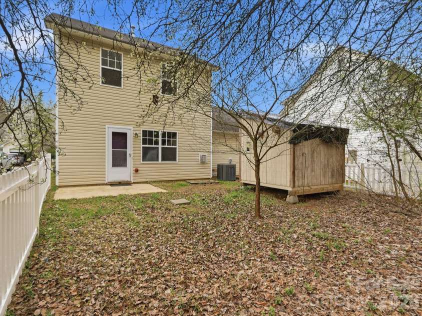 336 Amir Circle, Matthews, NC 28105.  MLS# CAR4354260, YatesRealty ID 9543. 