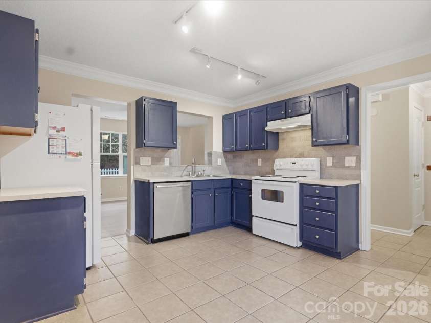 336 Amir Circle, Matthews, NC 28105.  MLS# CAR4354260, YatesRealty ID 9543. 