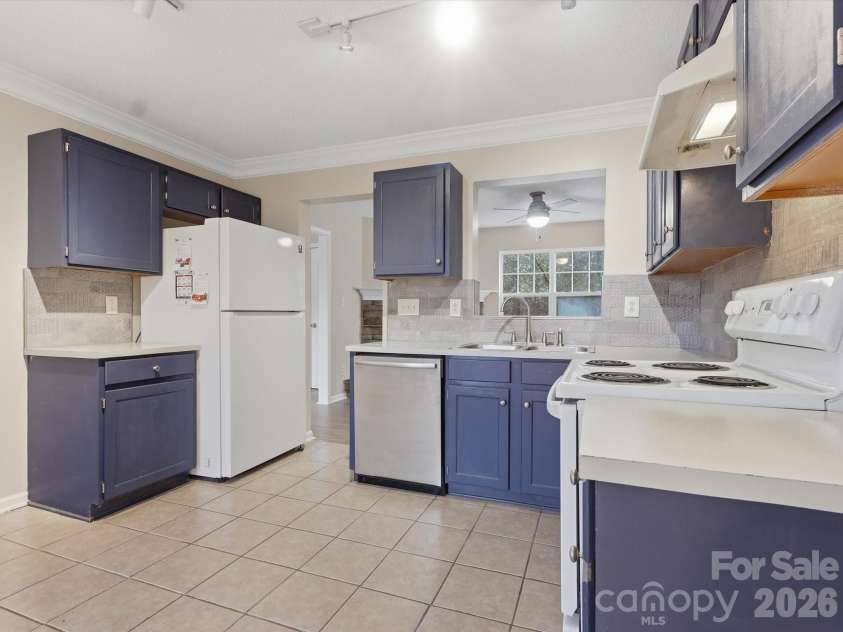 336 Amir Circle, Matthews, NC 28105.  MLS# CAR4354260, YatesRealty ID 9543. 