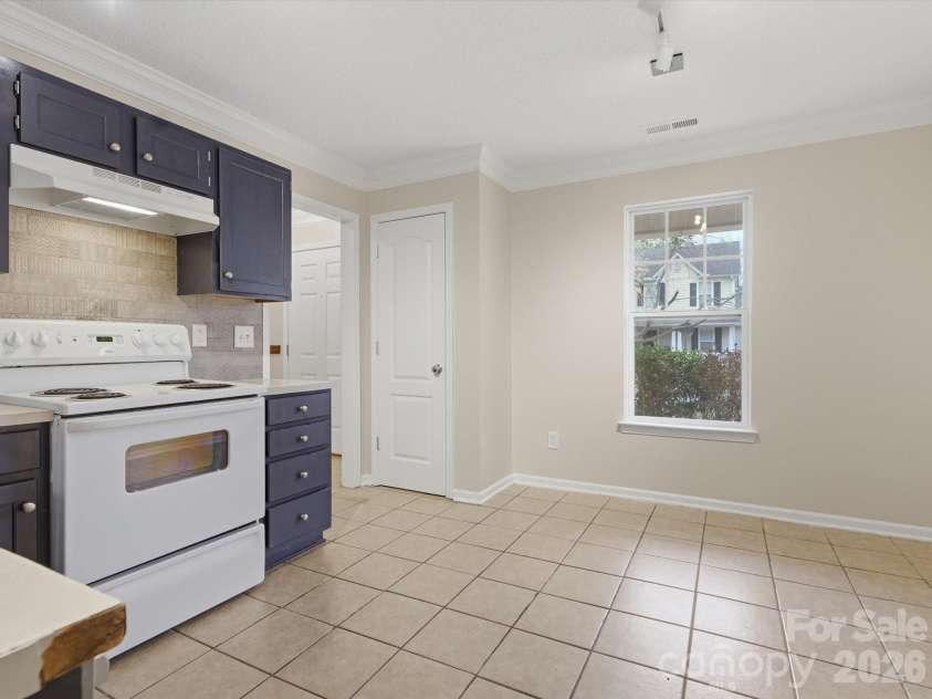 336 Amir Circle, Matthews, NC 28105.  MLS# CAR4354260, YatesRealty ID 9543. 