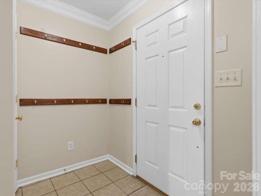 336 Amir Circle, Matthews, NC 28105.  MLS# CAR4354260, YatesRealty ID 9543. 