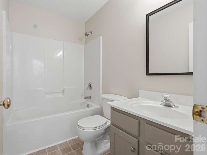 336 Amir Circle, Matthews, NC 28105.  MLS# CAR4354260, YatesRealty ID 9543. 