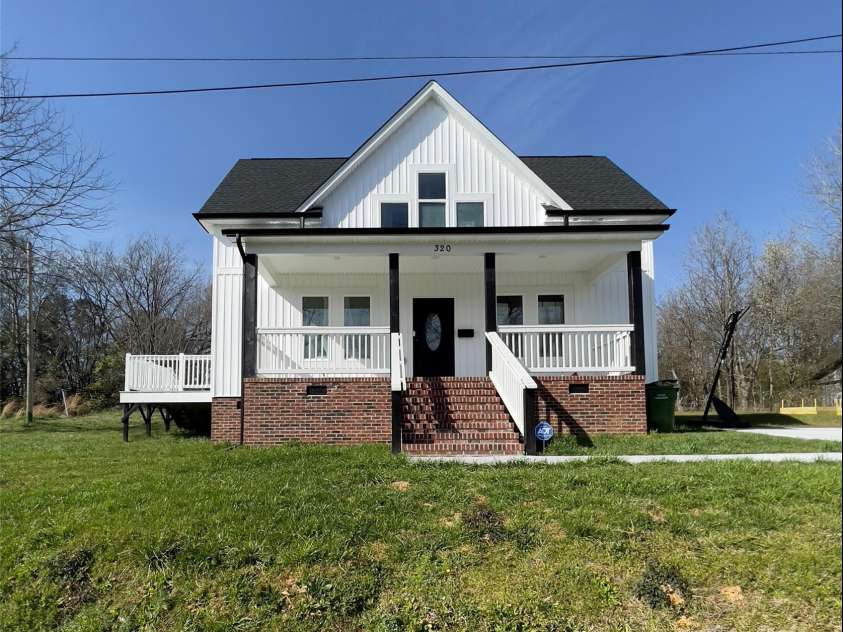 320 City Avenue, Lancaster, SC 29720.  MLS# CAR4227233, YatesRealty ID 9545. 
