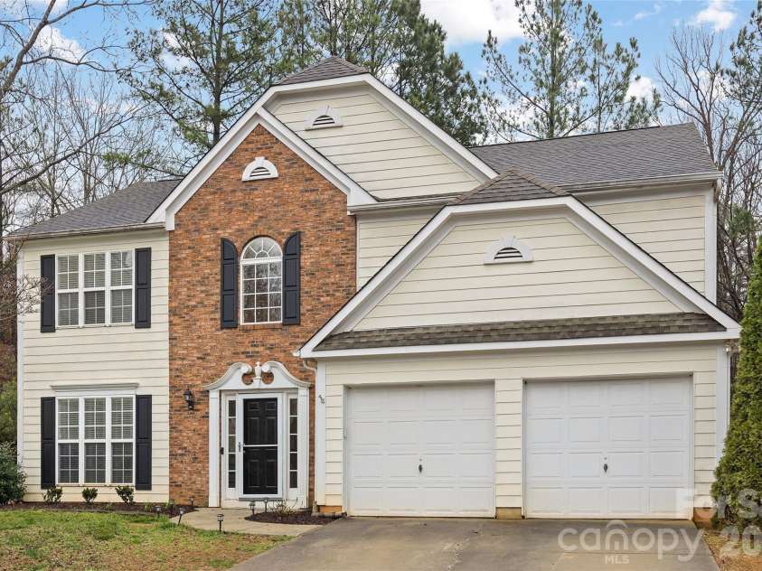 14339 Crown Harbor Drive, Charlotte, NC 28278.  MLS# CAR4351125, YatesRealty ID 9547. 