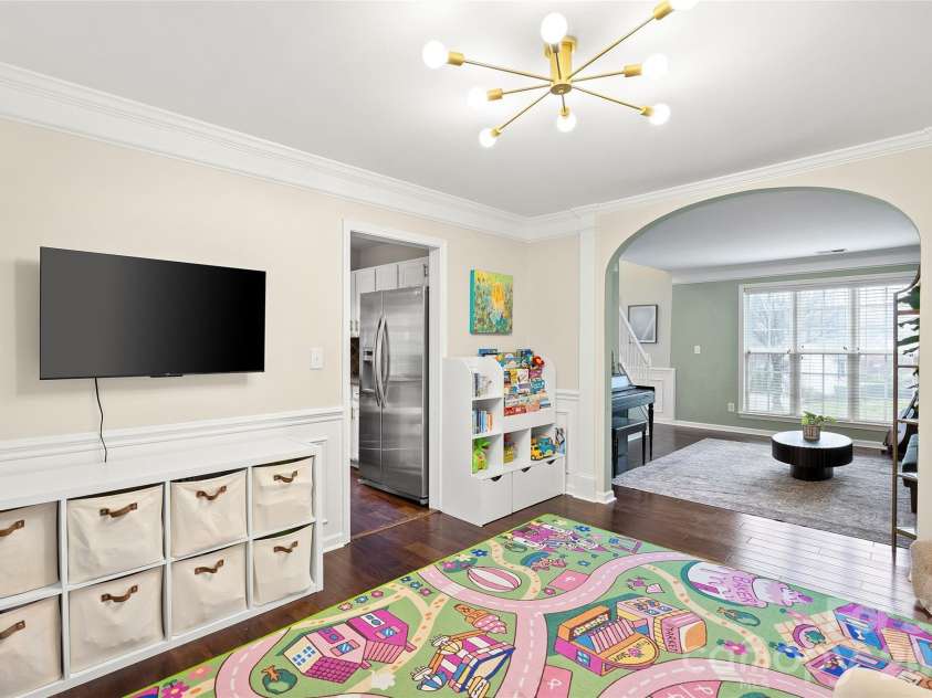 14339 Crown Harbor Drive, Charlotte, NC 28278.  MLS# CAR4351125, YatesRealty ID 9547. 