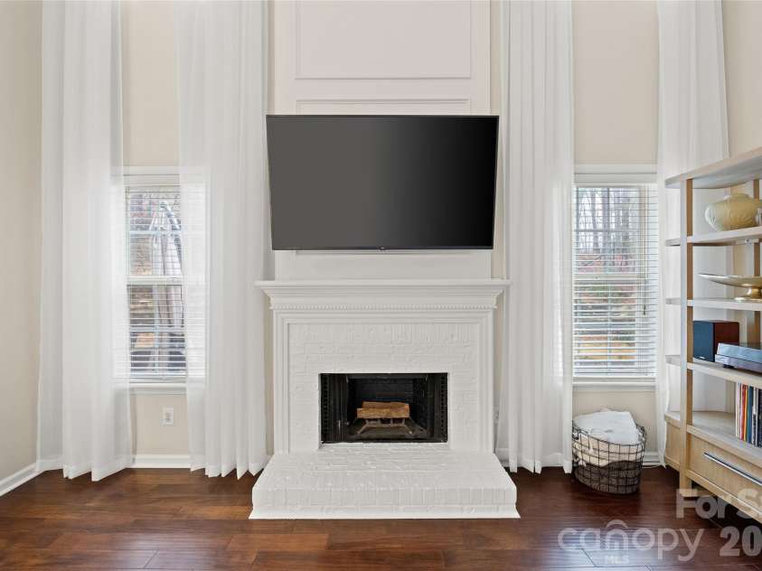 14339 Crown Harbor Drive, Charlotte, NC 28278.  MLS# CAR4351125, YatesRealty ID 9547. 