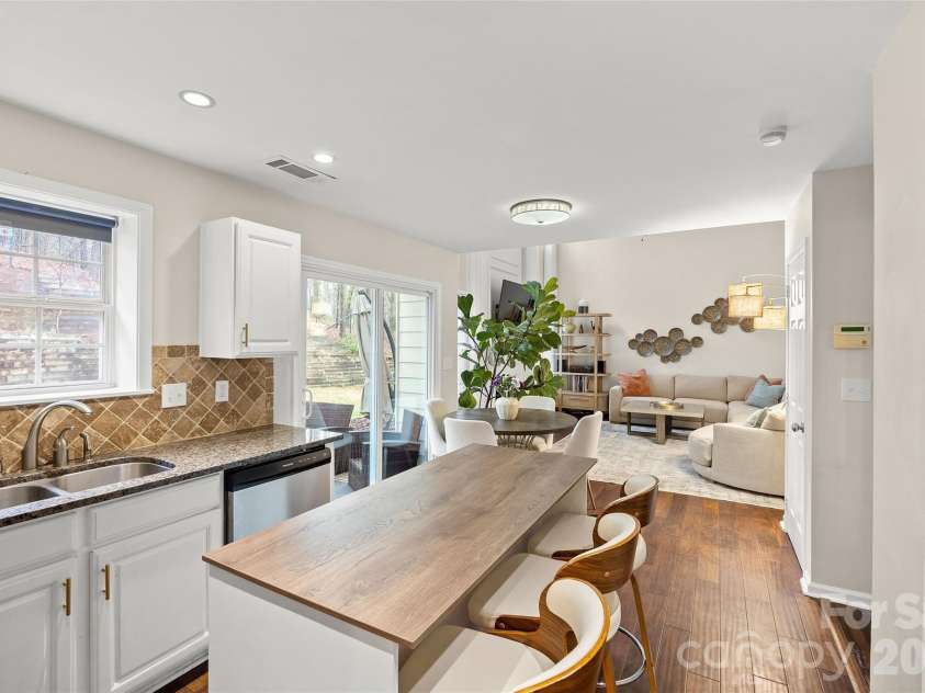 14339 Crown Harbor Drive, Charlotte, NC 28278.  MLS# CAR4351125, YatesRealty ID 9547. 