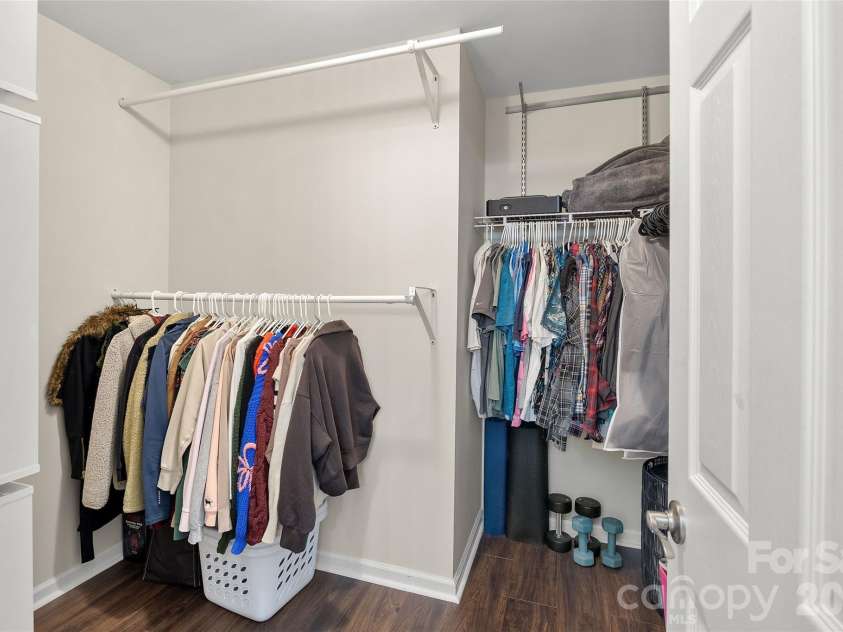 14339 Crown Harbor Drive, Charlotte, NC 28278.  MLS# CAR4351125, YatesRealty ID 9547. 