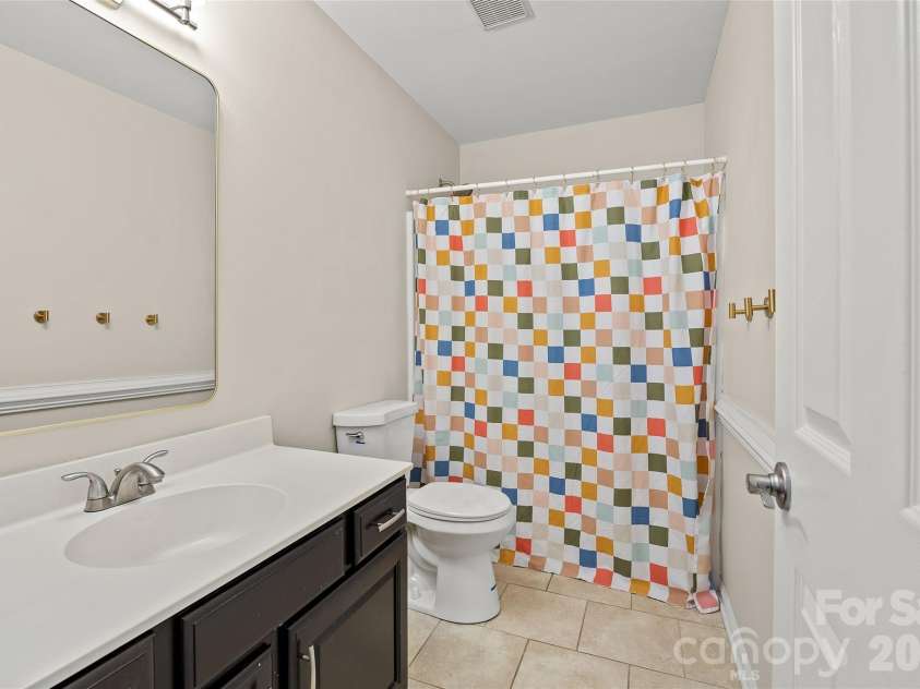 14339 Crown Harbor Drive, Charlotte, NC 28278.  MLS# CAR4351125, YatesRealty ID 9547. 