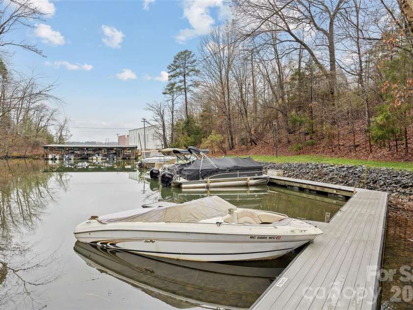 14339 Crown Harbor Drive, Charlotte, NC 28278.  MLS# CAR4351125, YatesRealty ID 9547. 