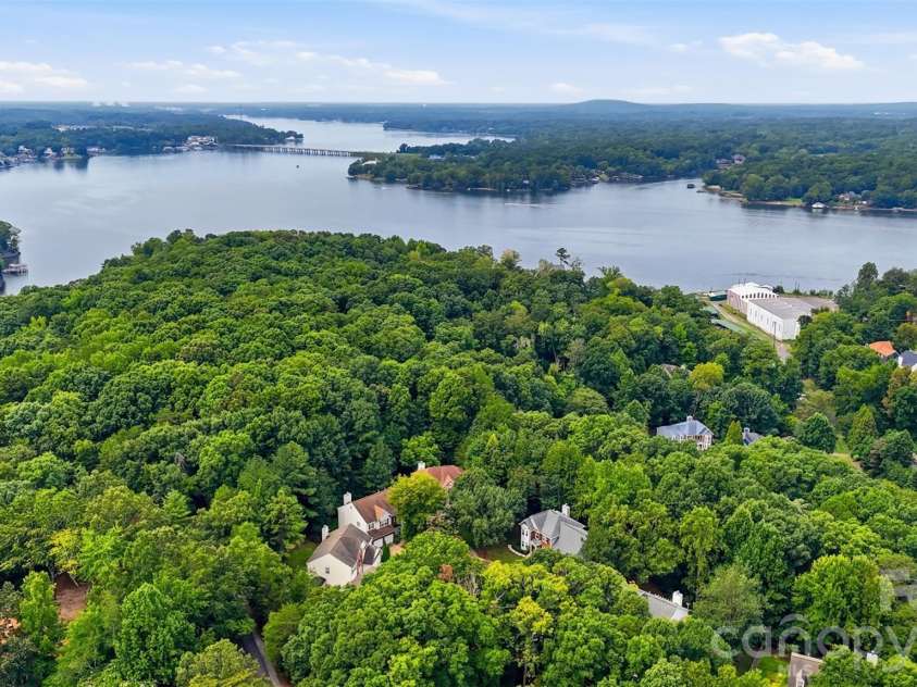 14339 Crown Harbor Drive, Charlotte, NC 28278.  MLS# CAR4415529, YatesRealty ID 9547. Community/Lake View