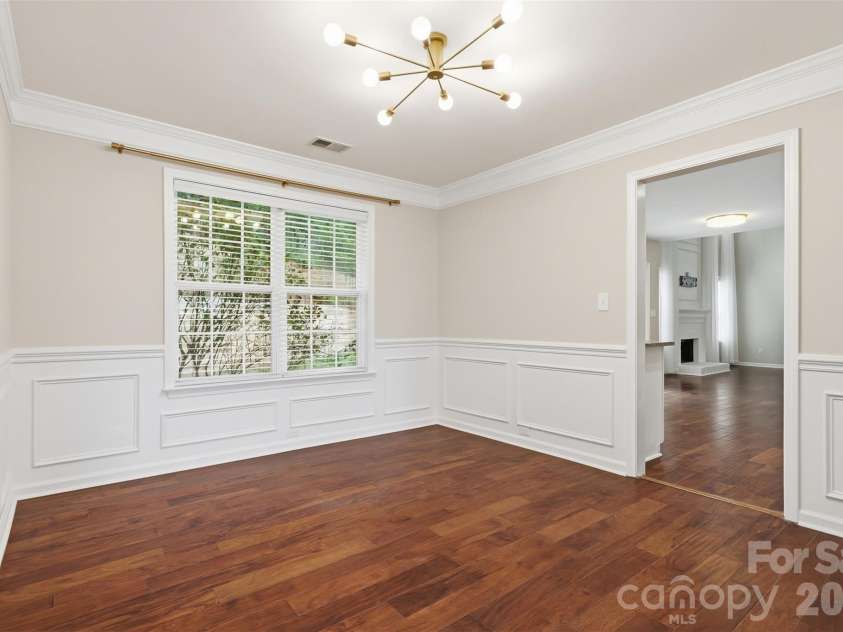 14339 Crown Harbor Drive, Charlotte, NC 28278.  MLS# CAR4415529, YatesRealty ID 9547. Formal Dining Room