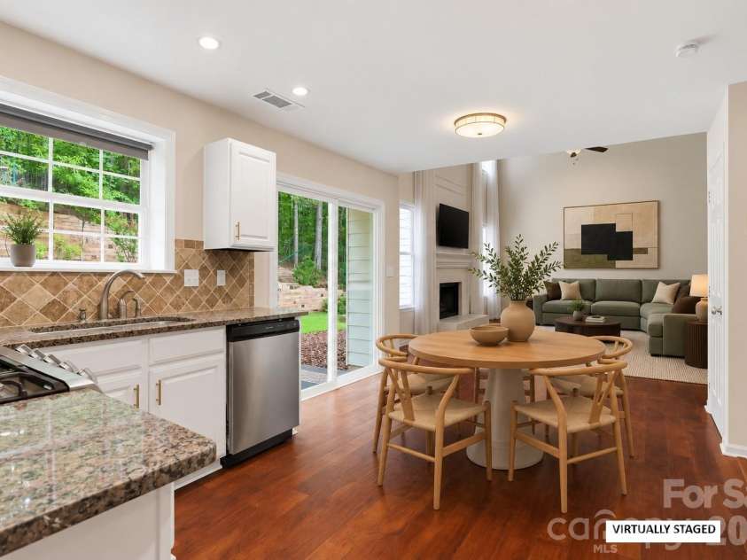 14339 Crown Harbor Drive, Charlotte, NC 28278.  MLS# CAR4415529, YatesRealty ID 9547. Kitchen with Virtually Staged Breakfast Nook