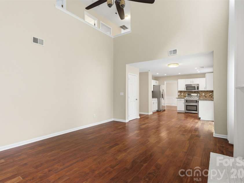14339 Crown Harbor Drive, Charlotte, NC 28278.  MLS# CAR4415529, YatesRealty ID 9547. Large Living Room