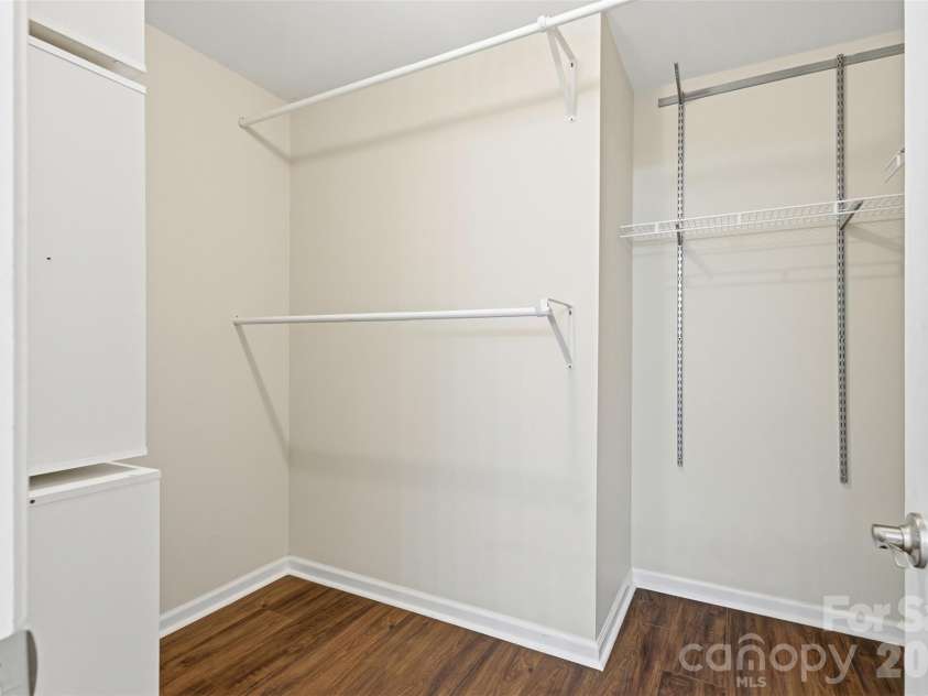 14339 Crown Harbor Drive, Charlotte, NC 28278.  MLS# CAR4415529, YatesRealty ID 9547. Primary Closet