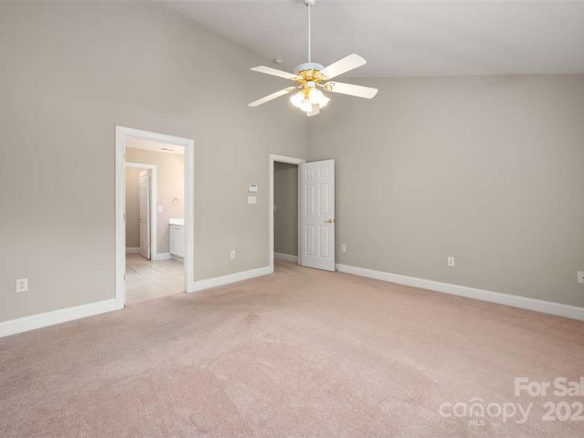 2412 Laura Drive, Charlotte, NC 28212.  MLS# CAR4249172, YatesRealty ID 9547. Primary Bedroom