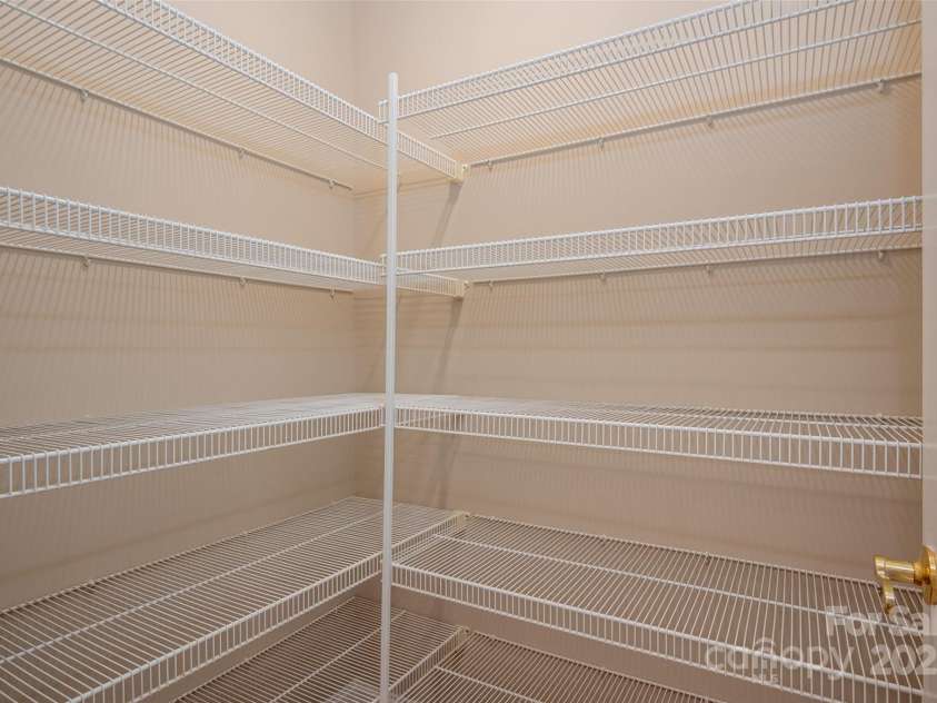 2412 Laura Drive, Charlotte, NC 28212.  MLS# CAR4249172, YatesRealty ID 9547. Walk in pantry