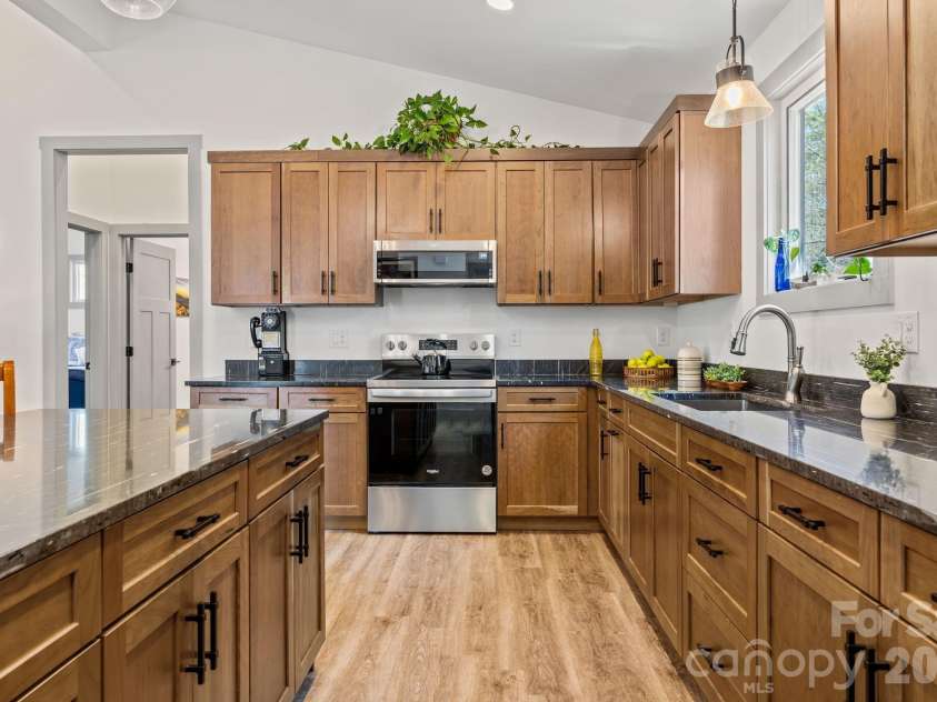 12 Bird Creek Estates Road, Black Mountain, NC 28711.  MLS# CAR4363649, YatesRealty ID 9548. 