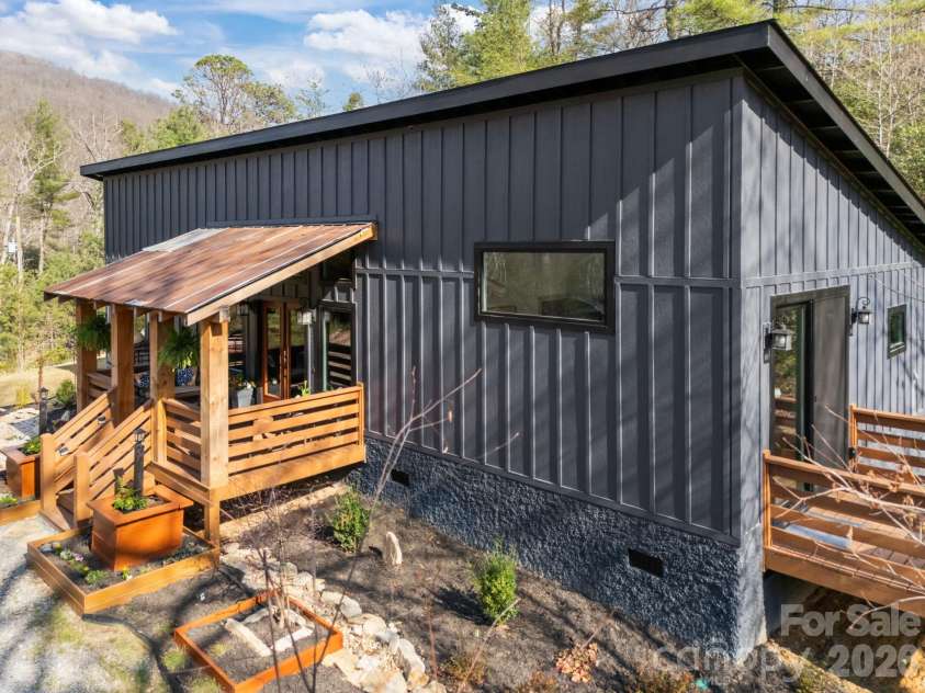 12 Bird Creek Estates Road, Black Mountain, NC 28711.  MLS# CAR4363649, YatesRealty ID 9548. 