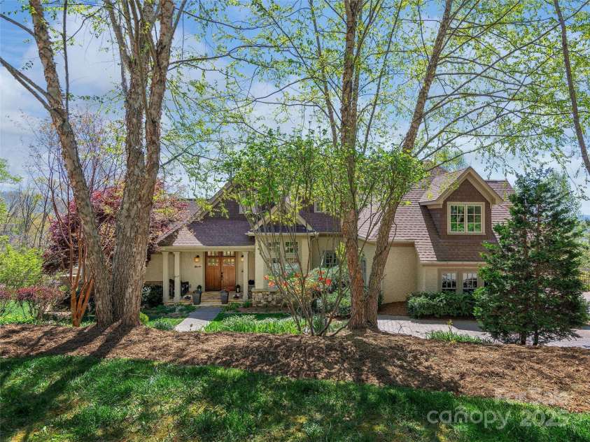 457 Coopers Hawk Drive, Asheville, NC 28803.  MLS# CAR4249749, YatesRealty ID 9548. 