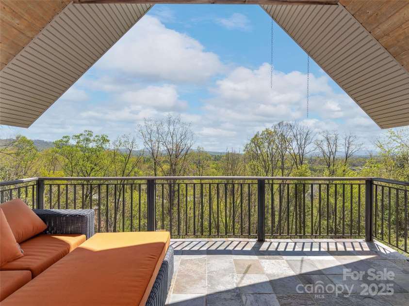 457 Coopers Hawk Drive, Asheville, NC 28803.  MLS# CAR4249749, YatesRealty ID 9548. 