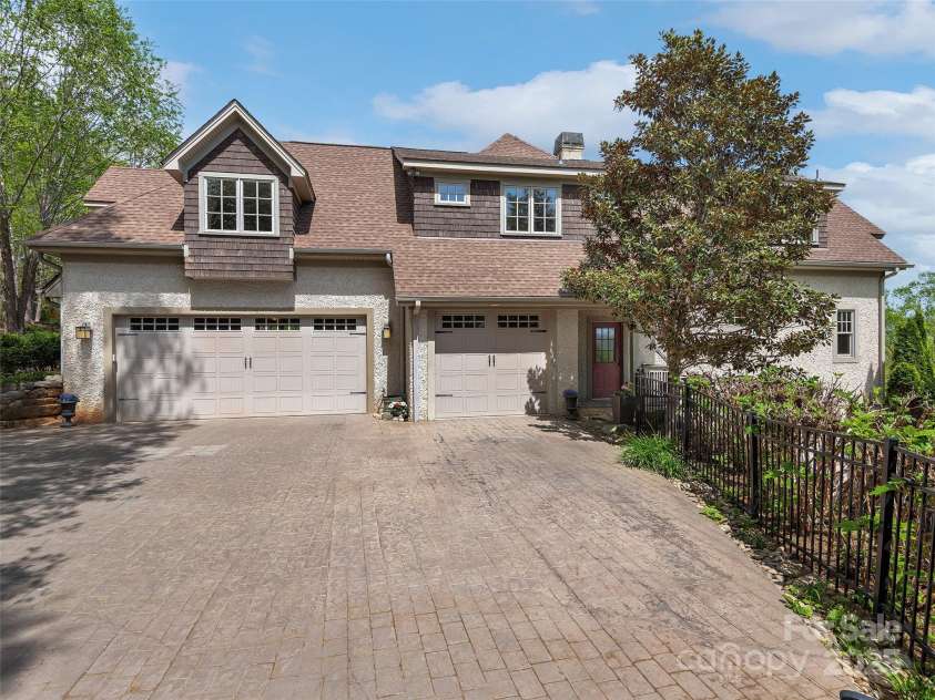 457 Coopers Hawk Drive, Asheville, NC 28803.  MLS# CAR4249749, YatesRealty ID 9548. 