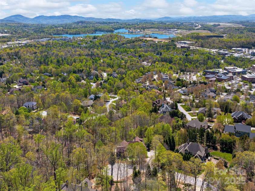 457 Coopers Hawk Drive, Asheville, NC 28803.  MLS# CAR4249749, YatesRealty ID 9548. 