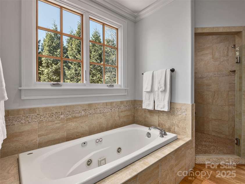 457 Coopers Hawk Drive, Asheville, NC 28803.  MLS# CAR4249749, YatesRealty ID 9548. 